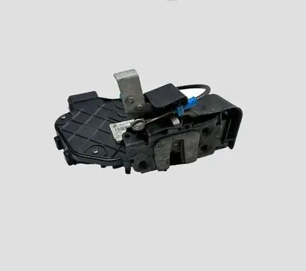 Ford Mondeo MK IV Front door lock 8M2AR21813CA