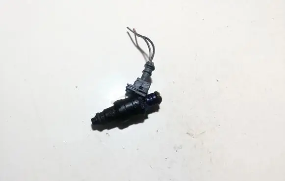 Renault Megane I Fuel injector 866313 323h
