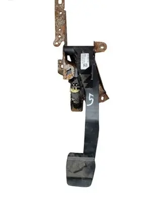 Ford Focus Clutch pedal EV617B633EB
