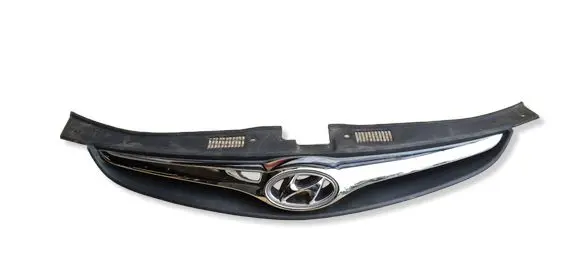 Hyundai i30 Front bumper upper radiator grill 863512R500