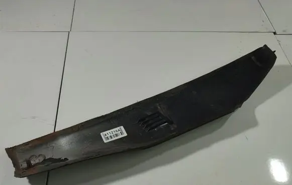 Volkswagen Polo IV 9N3 Engine splash shield/under tray 6Q0821111A
