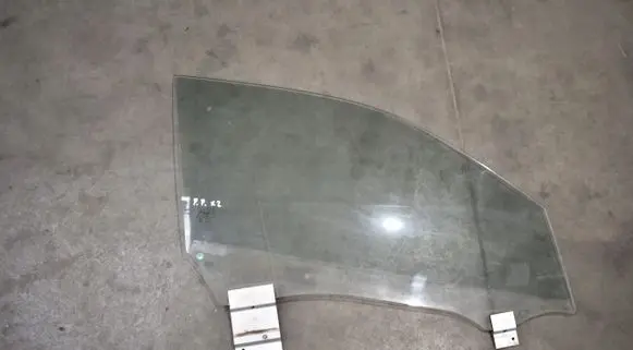 Lamborghini Urus Front door vent window glass four-door 4ML845022B