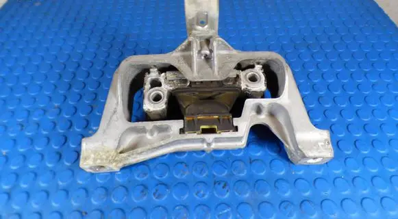 Mercedes-Benz B W246 W242 Engine mount bracket A2462401817