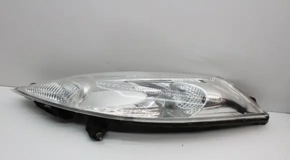 Nissan Juke I F15 Headlight/headlamp