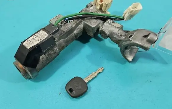 Toyota Land Cruiser (J120) Ignition lock 45020-60-15 IMPRK1521655