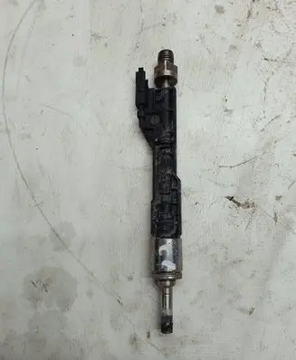 BMW 6 F12 F13 Fuel injector 13647599876