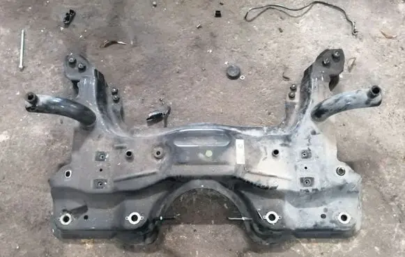 Fiat 500L Front subframe