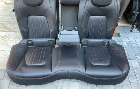 Maserati Ghibli Rear seat 