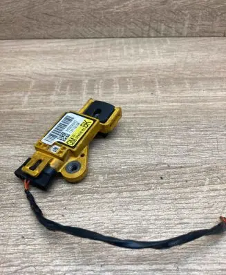 Opel Signum Airbag deployment crash/impact sensor 13102028 WithPlug