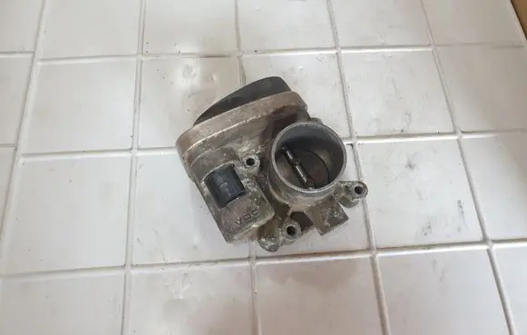 Skoda Fabia Mk1 (6Y) Throttle valve 036133062N