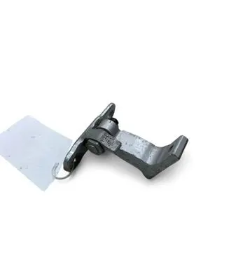 Volvo XC90 Front door lower hinge 31424587