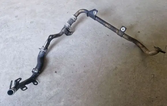 Toyota Hilux (AN10, AN20, AN30) Engine coolant pipe/hose