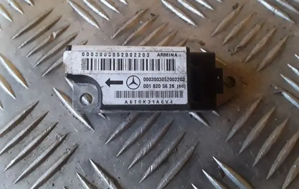 Mercedes-Benz E W210 Airbag deployment crash/impact sensor 0018205626