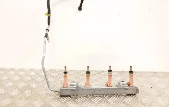 Toyota RAV 4 (XA40) Fuel injectors set 2325037040 203353116