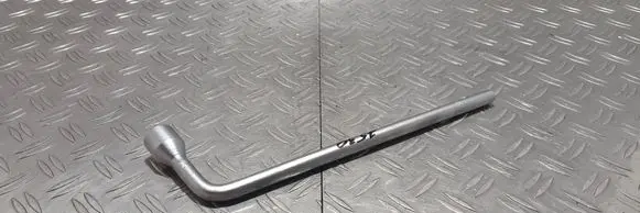 Mercedes-Benz E W211 Wheel nut wrench 1205810246
