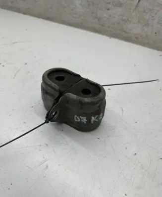 BMW 7 F01 F02 F03 F04 Sway bar bush bracket, rear 6775445