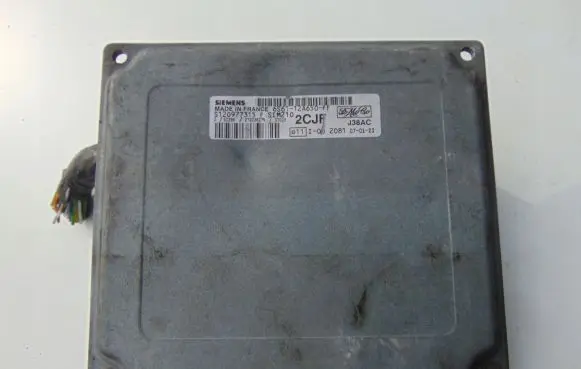 Ford Focus Engine control unit/module 6S6112A650FF