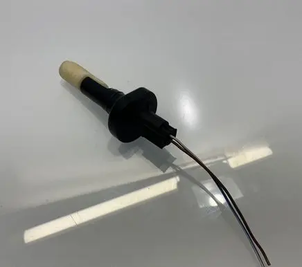 Mercedes-Benz CLS C219 Windshield washer fluid level sensor 