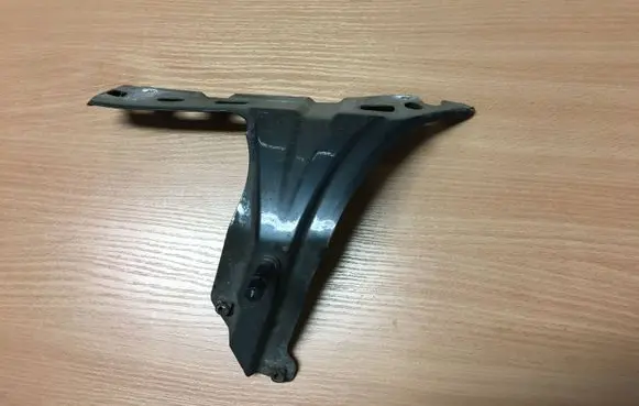 Volkswagen Caddy Fender mounting bracket 1T0821135
