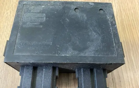 Volkswagen Polo III 6N 6N2 6NF Immobilizer control unit/module 5WK4774 6H0953257