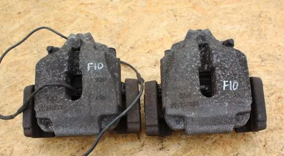 BMW 5 F10 F11 Front brake caliper B2755154