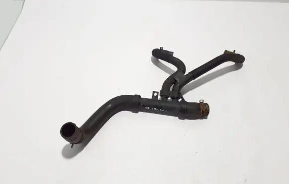 Renault Trafic III (X82) Engine coolant pipe/hose 215039361R