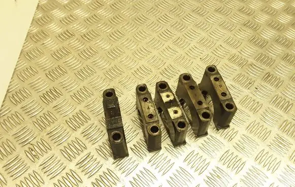 Mazda MPV Crankshaft Holder 