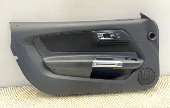 Ford Mustang VI Front door card panel trim 