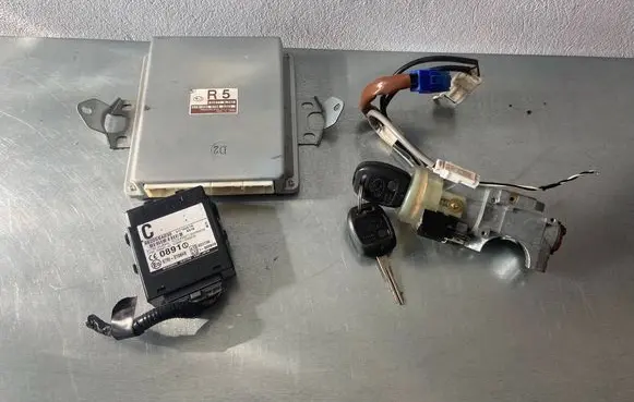 Engine ECU kit and lock set
