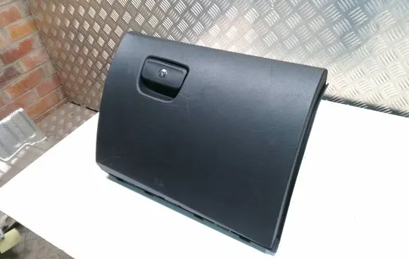 Jeep Grand Cherokee Glove box P01449129BL