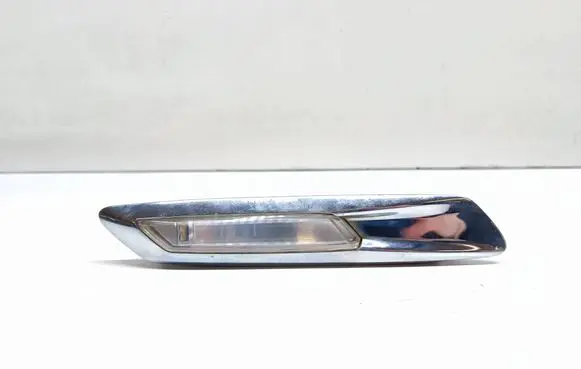 BMW 5 F10 F11 Front fender indicator light 7154167