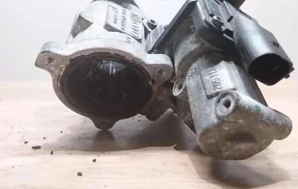 Volkswagen Polo IV 9N3 EGR valve 03G129637A 03G131501N