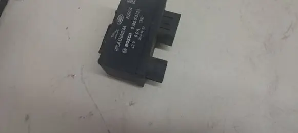 Land Rover Range Rover Sport L494 Glow plug pre-heat relay HPLA12B533AA 0281003073