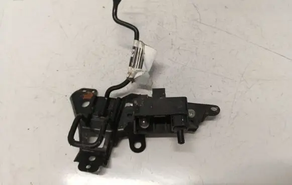 Jaguar XF Seat back rest lock catch 
