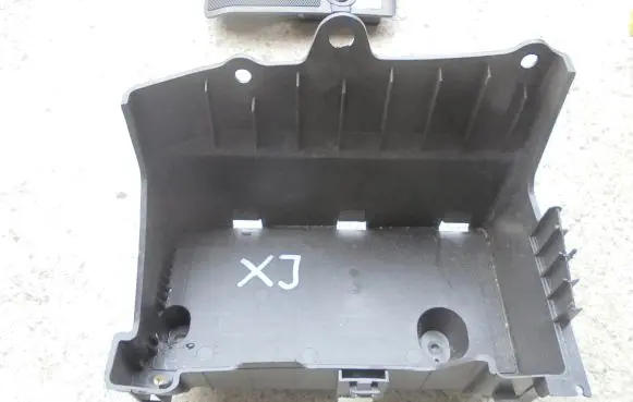 Jaguar XJ X351 Battery box tray 