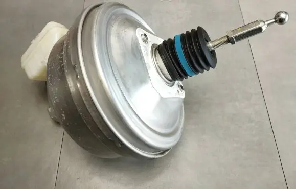 Audi A6 S6 C7 4G Brake booster 4G1612103H