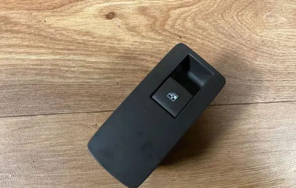 Opel Insignia A Electric window control switch 13222231