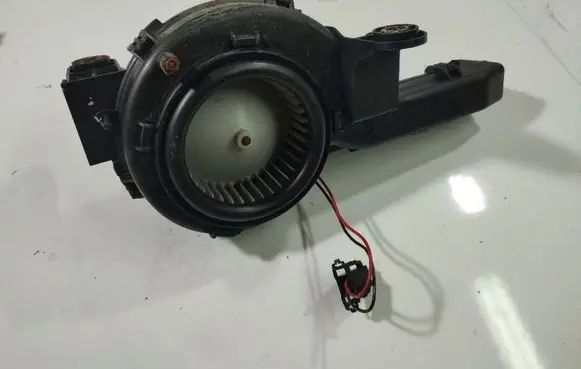 Citroen C4 I Picasso Heater fan/blower 17361000