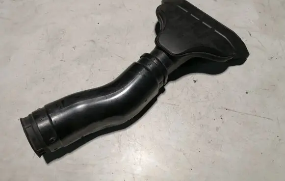 KIA Carens I Air intake duct part 282101D300