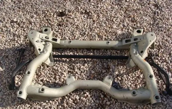 Mercedes-Benz E W212 Front axle beam 