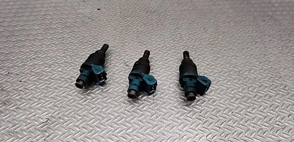 Audi A4 S4 B5 8D Fuel injectors set 058133551F