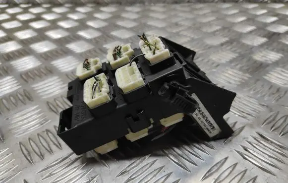 Toyota Avensis T250 Fuse box set 8273405030