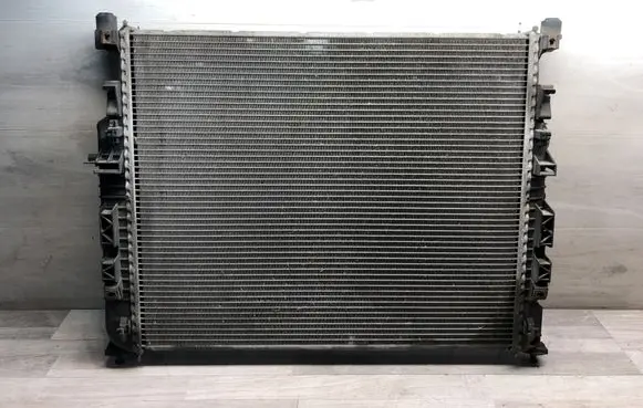 Mercedes-Benz R W251 Coolant radiator A2515000304