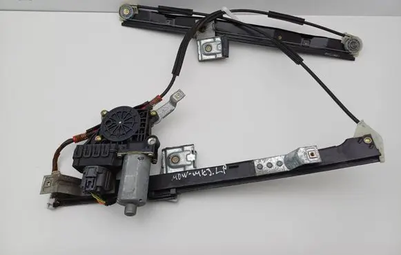 Ford Mondeo Mk III Front door window regulator with motor 0130821770