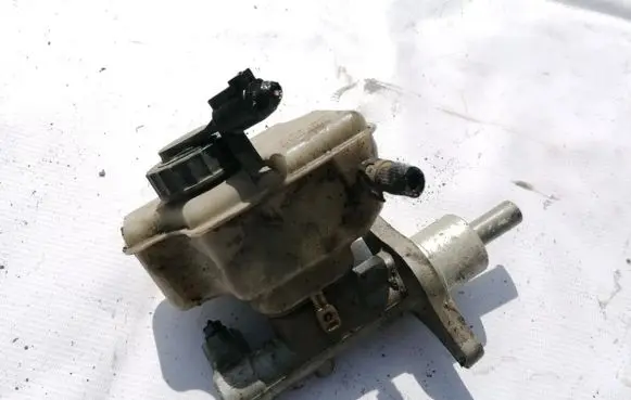 Volkswagen Caddy Master brake cylinder 1K1611301C