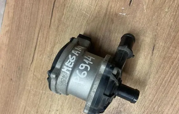 Renault Megane E-Tech Electric auxiliary coolant/water pump 215815MP0A