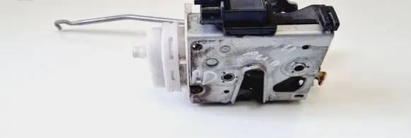 Audi A4 S4 B5 8D Front door lock 8D1837016
