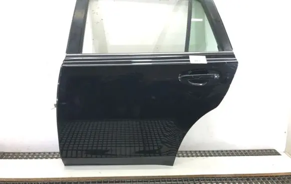 Subaru Legacy Rear door