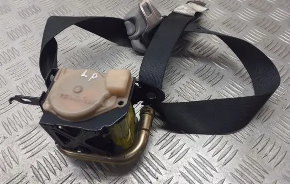 Mitsubishi Outlander Front seatbelt