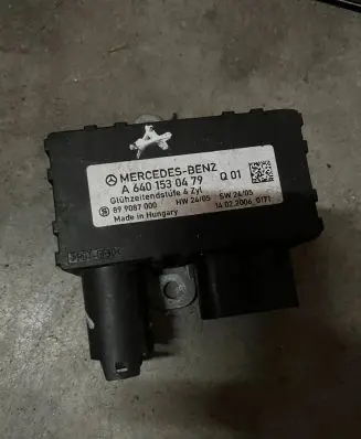 Mercedes-Benz A W169 Glow plug pre-heat relay A6401530479 899087000